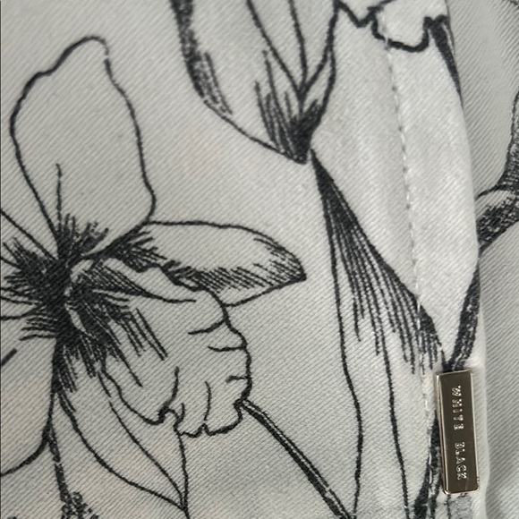 White House Black Market Floral Skinny Jeans - Black and White - Picture 5 of 7